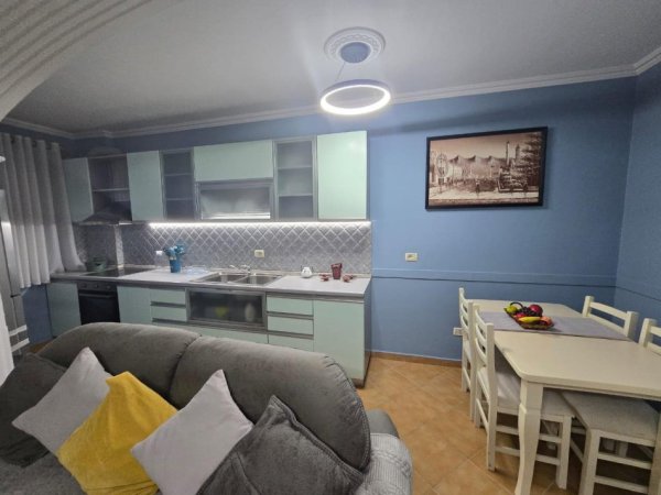 Tirane, jepet me qera apartament 2+1 Kati 7, 70 m² 550 € (komuna parisit)
