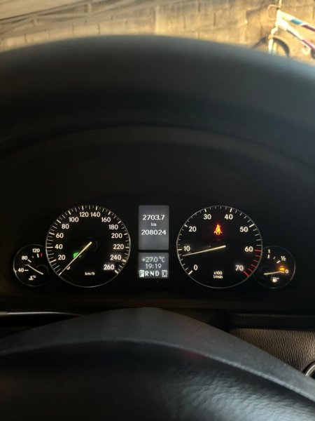 Fier, shitet makine Mercedes-Benz C-200 Benzin, gri metalizato automatik 210.001 km 4.500 €