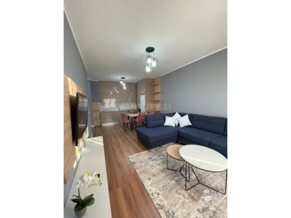 Tirane, jepet me qera apartament 2+1+Ballkon Kati 7, 107 m² 650 € 