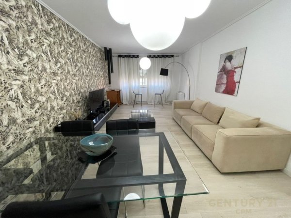 Tirane, jepet me qera apartament 1+1 Kati 7, 77 m² 650 € (Petro Nini)