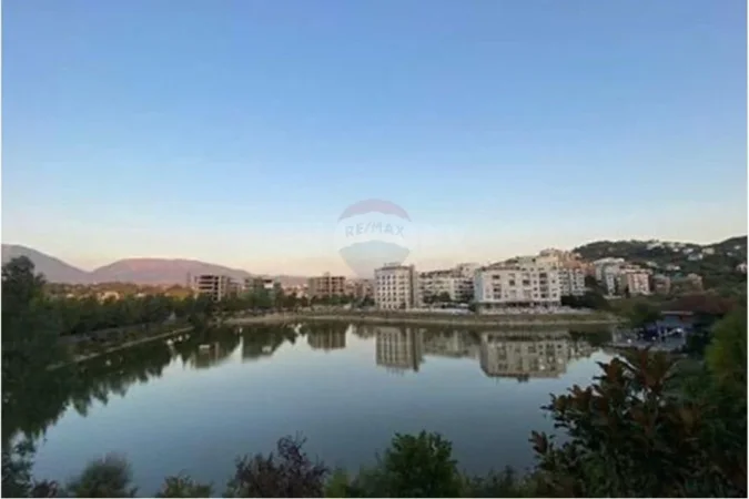 Tirane, shitet apartament 3+1+Ballkon , 134 m² 375.000 € (Liqeni i Thate)