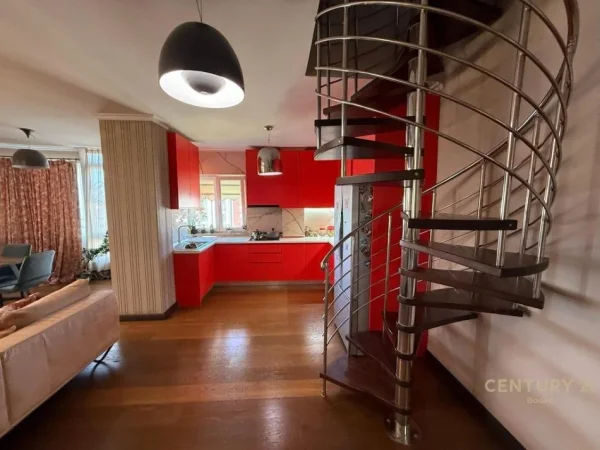 Tirane, jepet me qera apartament duplex 2+1+Ballkon Kati 9, 215 m² 2.000 € 