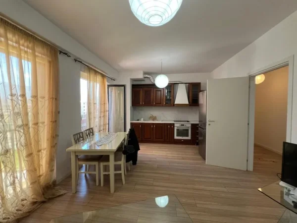Tirane, shitet apartament 1+1 Kati 3, 72 m² 160.000 € 