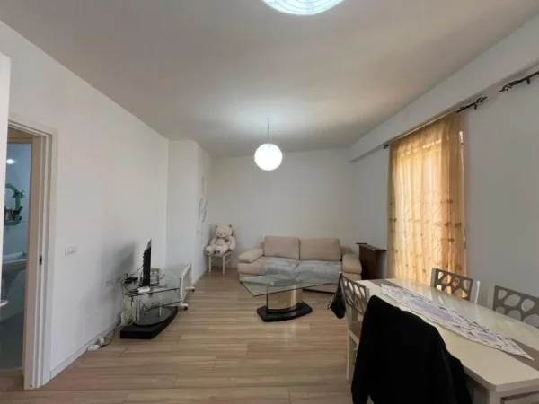 Tirane, shitet apartament 1+1 Kati 3, 72 m² 160.000 € 