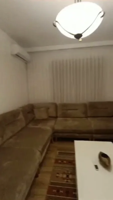 Tirane, jepet me qera apartament 2+1 Kati 3, 600 € 