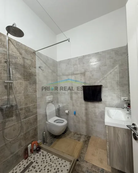 Tirane, jepet me qera apartament 1+1 Kati 3, 82 m² 500 € (Teleferik)