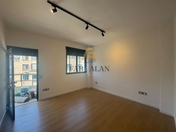 Durres, shitet apartament 2+1 Kati 5, 94 m² 235.000 € (Vollga)