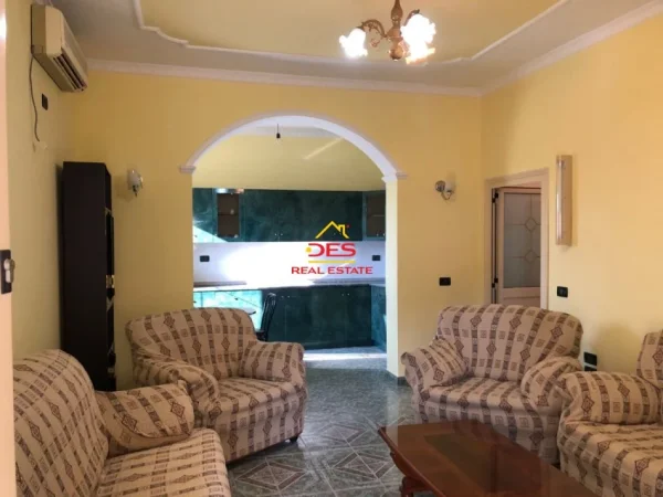 Vlore, jepet me qera shtepi 2+1+Ballkon Kati 2, 110 m² 400 € (Rruga Irfan Shehu)