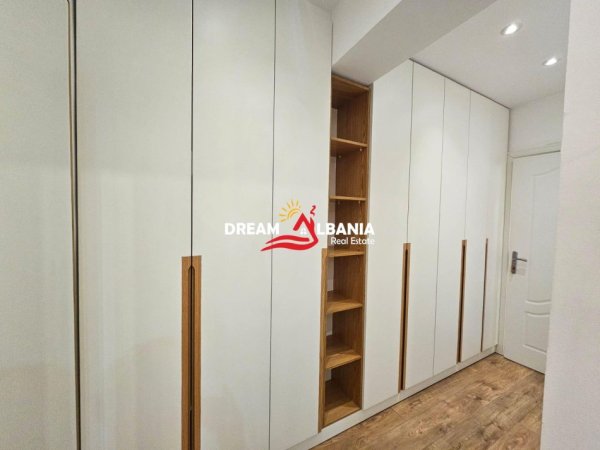 Tirane, jepet me qera apartament 1+1+Ballkon Kati 4, 70 m² 600 € (Ne Myslym Shyr)