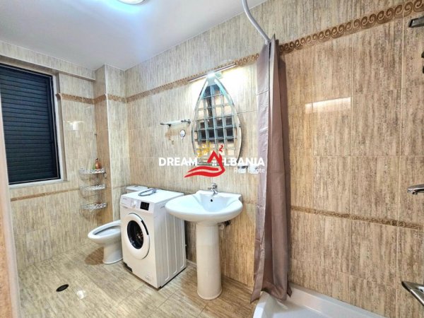 Tirane, jepet me qera apartament 1+1+Ballkon Kati 4, 70 m² 600 € (Ne Myslym Shyr)