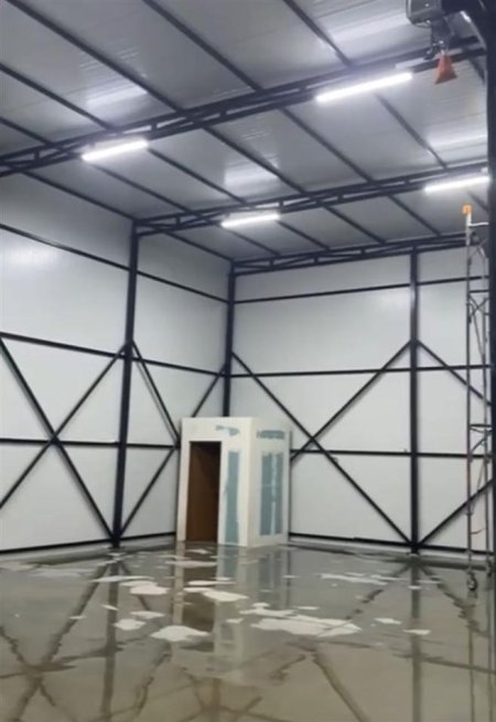 Tirane, jepet me qera magazine Kati 0, 160 m² 1.000 € (Laknas)