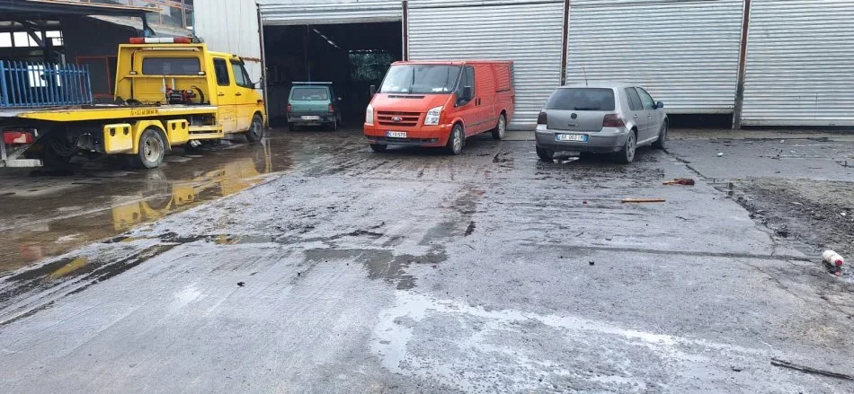 Tirane, jepet me qera magazine Kati 0, 780 m² 1.300 € (Vaqarr)