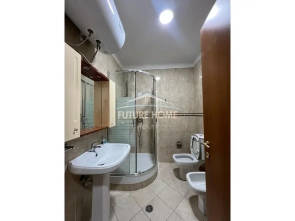 Shitet, Apartament 2+1, Kinostudio