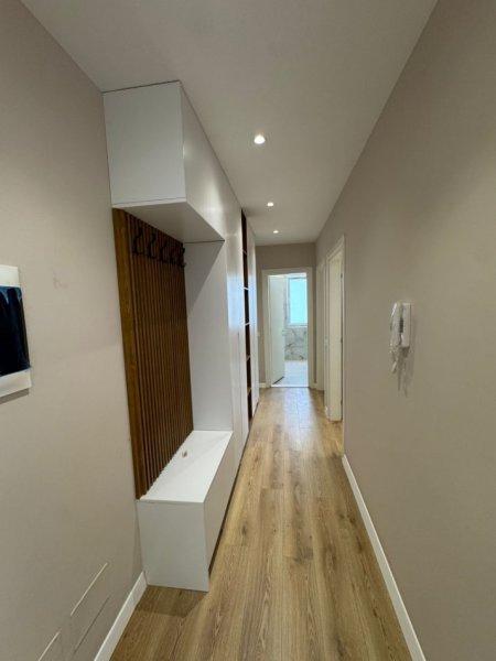Shqiperi, shitet apartament 2+1+Ballkon Kati 2, 100 m² 160.000 € (Univers City Pamje Parku Plotesisht I Mobiluar + Post Parkimi)