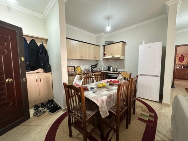 Tirane, shitet apartament 2+1+Ballkon Kati 5, 92 m² 123.000 € (KOMBINAT)