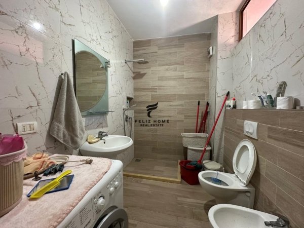 Tirane, shitet apartament 2+1+Ballkon Kati 5, 92 m² 123.000 € (KOMBINAT)