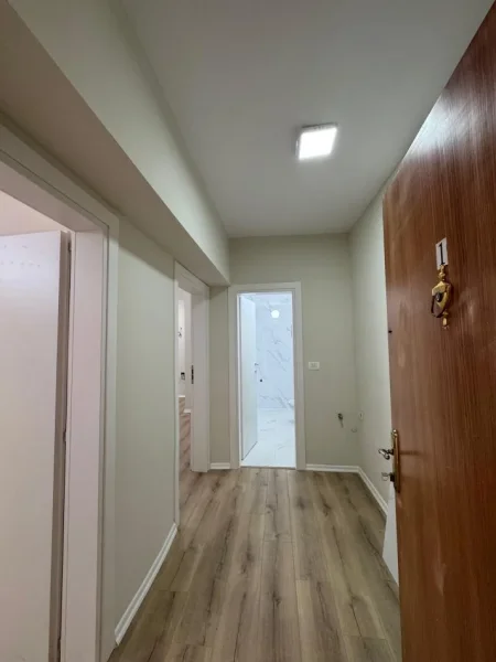 Tirane, shitet apartament 1+1+Ballkon Kati 1, 53 m² 87.000 € (Oxhaku)