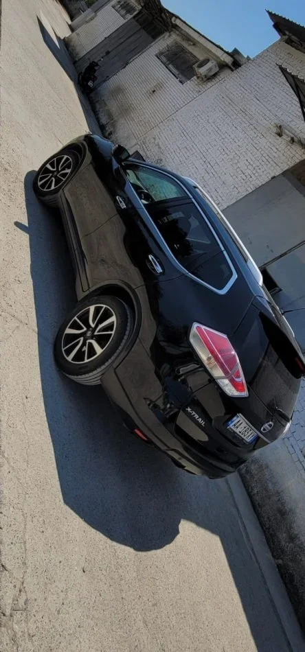 Tirane, shitet SUV | Xhip Nafte, e zeze automatik Klima 153.000 km 15.000 €