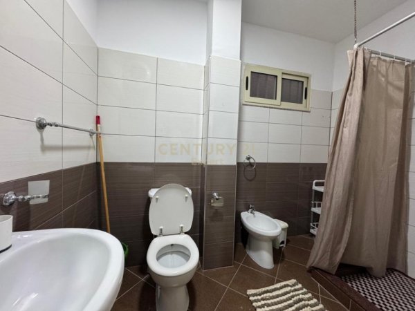 Tirane, jepet me qera apartament 2+1 Kati 1, 85 m² 600 € (Rruga Islam Alla)