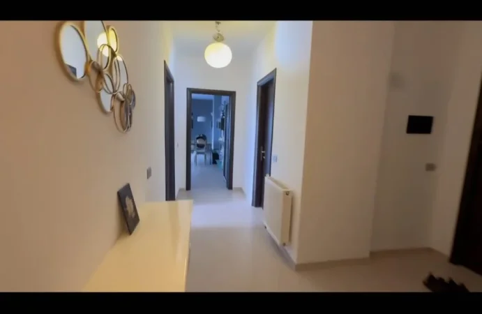 Tirane, jepet me qera apartament 2+1 Kati 7, 100 m² 800 € (Komuna e Parisit)