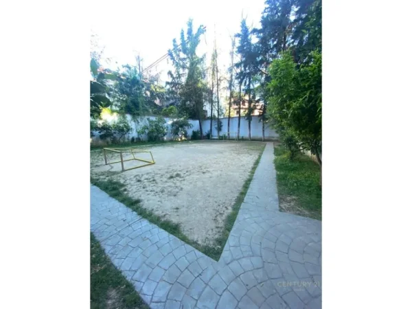 Tirane, jepet me qera Vile Kati 4, 1.137 m² 7.200 € (Rruga e Elbasanit)