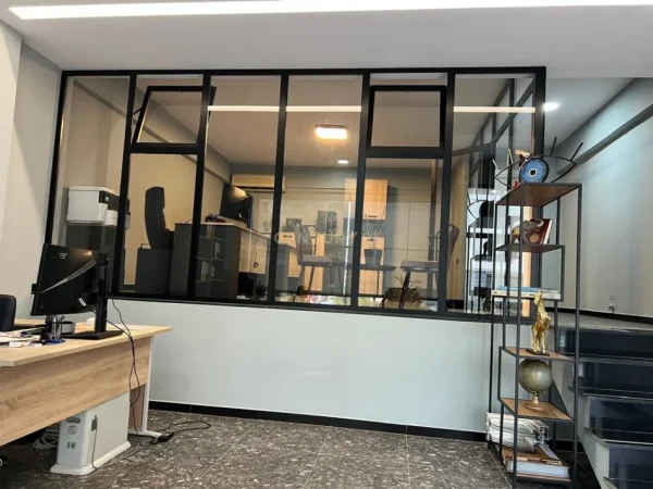 Tirane, jepet me qera ambjent biznesi Kati 10, 150 m² 1.000 € 