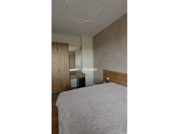 Tirane, jepet me qera apartament duplex Dublex Kati 7, 125 m² 1.700 € (Rruga e Barrikadave, Qendër)