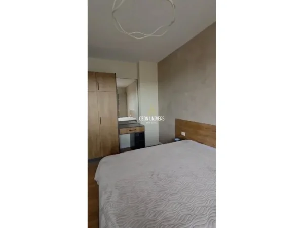 Tirane, jepet me qera apartament duplex Dublex Kati 7, 125 m² 1.700 € (Rruga e Barrikadave, Qendër)