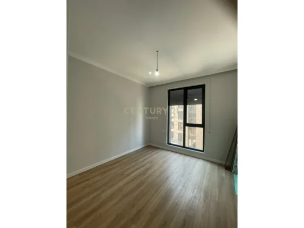 Tirane, jepet me qera apartament 2+1 Kati 5, 102 m² 750 € (Oxhak)