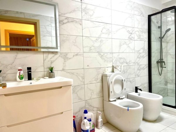 Tirane, jepet me qera apartament 2+1 Kati 3, 140 m² 800 € (KOPSHTI BOTANIK)