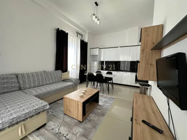 Tirane, jepet me qera apartament 2+1 Kati 3, 80 m² 500 € 