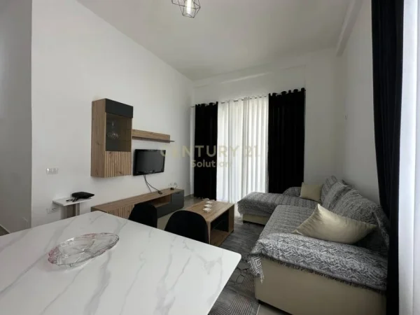 Tirane, jepet me qera apartament 2+1 Kati 3, 80 m² 500 € 