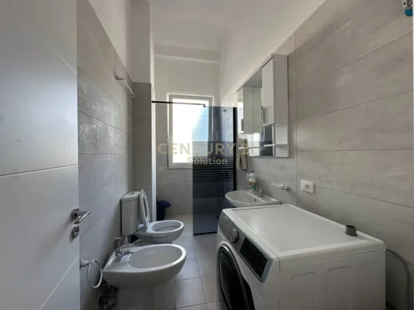 Tirane, jepet me qera apartament 2+1 Kati 3, 80 m² 500 € 