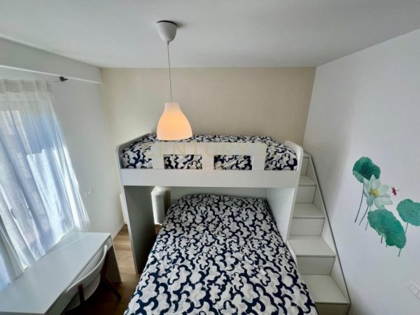 Tirane, jepet me qera apartament 2+1+Ballkon Kati 3, 86 m² 1.300 € (Pazari i Ri)