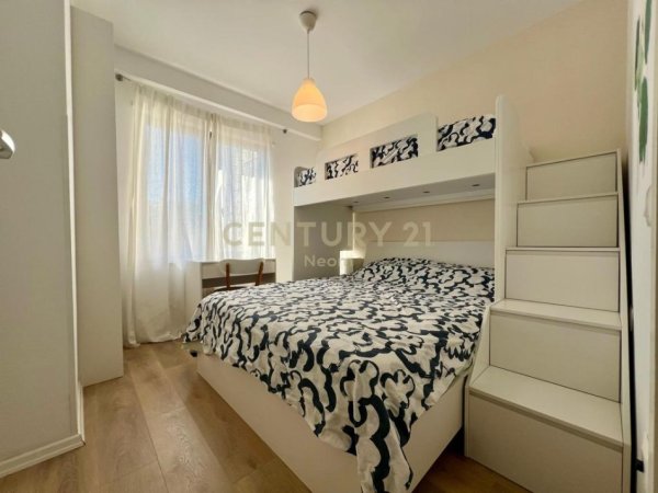 Tirane, jepet me qera apartament 2+1+Ballkon Kati 3, 86 m² 1.300 € (Pazari i Ri)