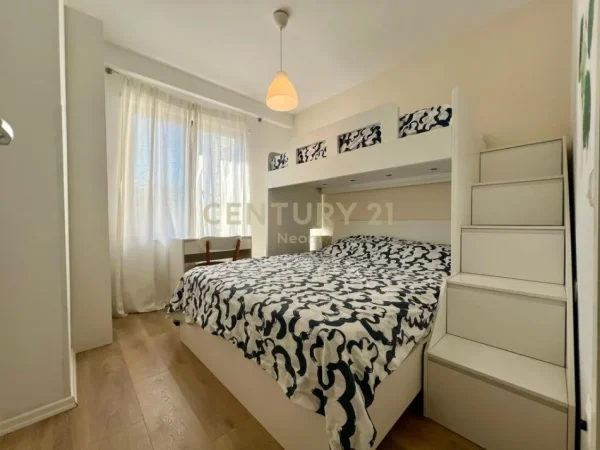 Tirane, jepet me qera apartament 2+1+Ballkon Kati 3, 86 m² 1.300 € (Pazari i Ri)