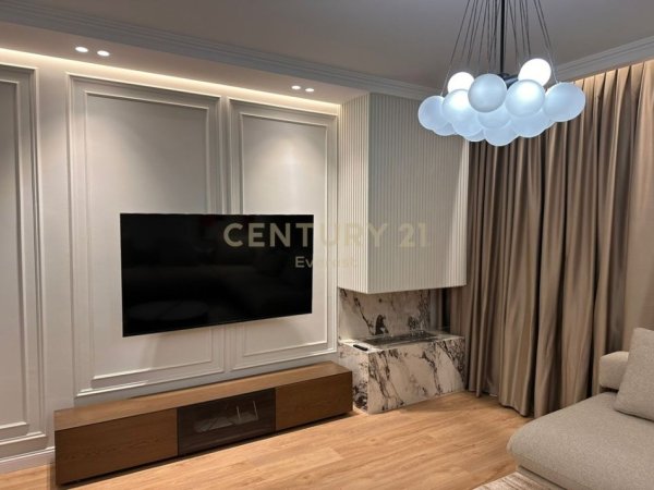 Tirane, jepet me qera apartament 2+1+Ballkon Kati 4, 110 m² 1.200 € (Komuna e Parisit)