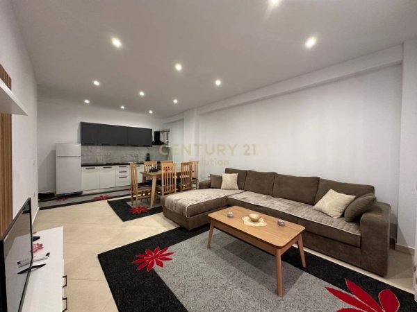 Tirane, jepet me qera apartament 2+1 Kati 6, 120 m² 550 € (Astir)