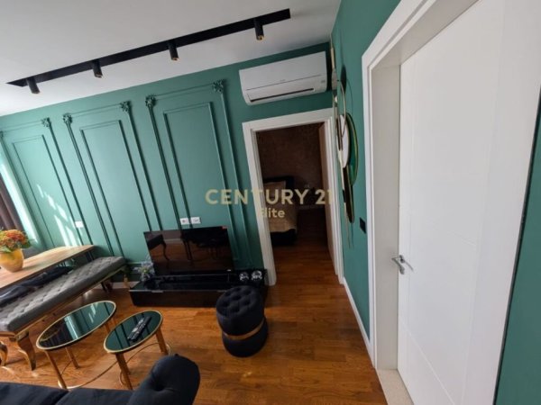 Tirane, jepet me qera apartament 1+1 Kati 6, 60 m² 750 € (Ish Blloku)