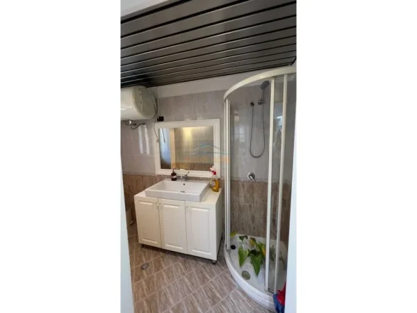 Qera, Ambient Biznesi, Brryl, Tirane.