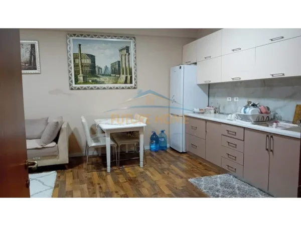 Shitet, Apartament 1+1, Shkoze, Tirane.
