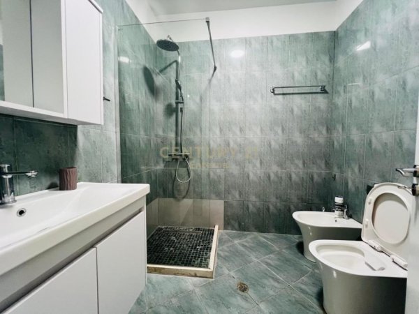 Tirane, jepet me qera apartament 1+1 Kati 8, 90 m² 550 € (Komuna Parisit)
