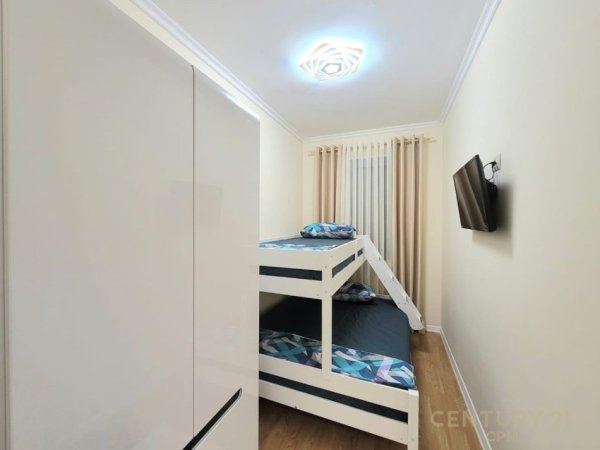 Tirane, jepet me qera apartament 2+1 Kati 5, 80 m² 1.200 € 