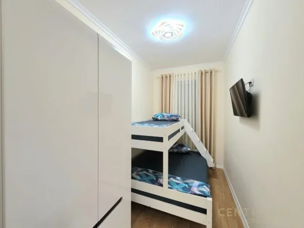 Tirane, jepet me qera apartament 2+1 Kati 5, 80 m² 1.200 € 