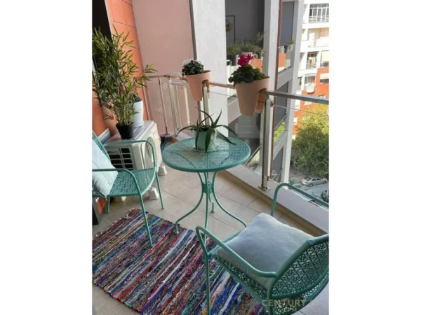 Tirane, jepet me qera apartament 2+1 Kati 5, 80 m² 1.200 € 