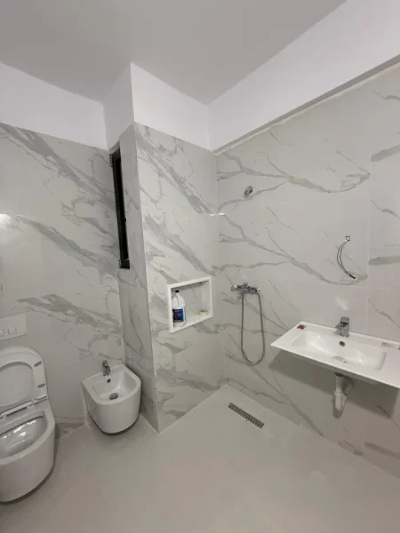 Vlore, shitet apartament 1+1+Ballkon , 160.000 € (Rruga Aleksander Moisiu, Vlorë)