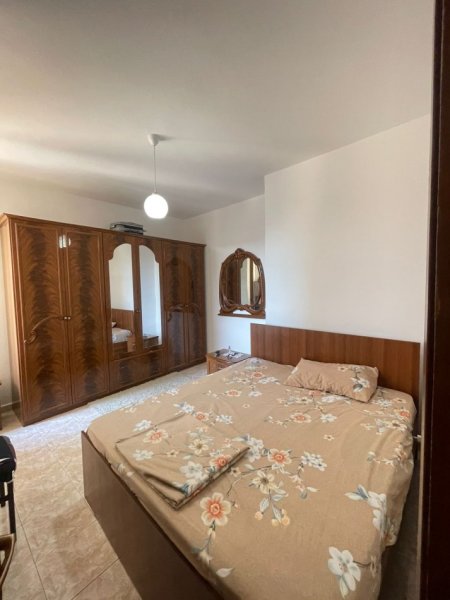 Tirane, jepet me qera apartament 1+1+Ballkon Kati 6, 65 m² 500 € (Zogu i Zi)
