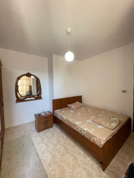 Tirane, jepet me qera apartament 1+1+Ballkon Kati 6, 65 m² 500 € (Zogu i Zi)