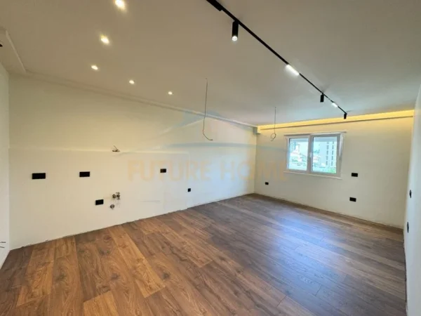 Vlore, shitet apartament 2+1 Kati 4, 85 m² 144.000 € (Vlore)