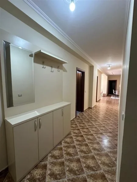 Tirane, jepet me qera apartament 2+1+Ballkon Kati 7, 120 m² 450 € (Astir)